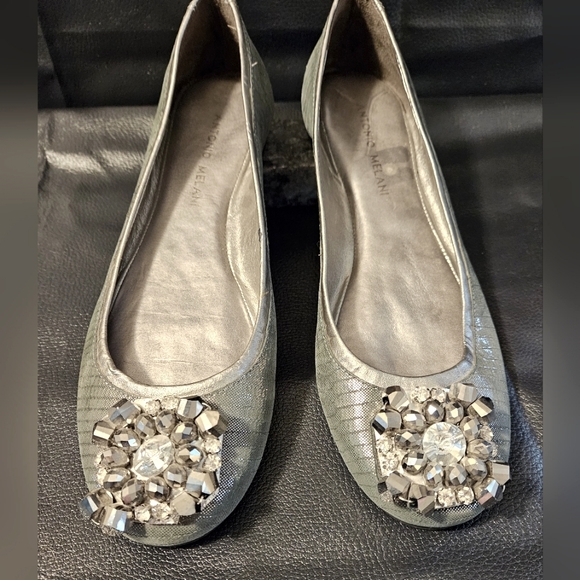Antonio Melani Jeweled Metallic Silver Flats sz 8M - Picture 1 of 7